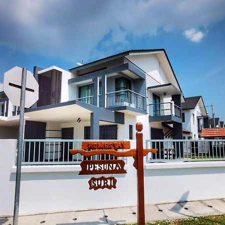 Pesona Suri Homestay Batu Pahat Exterior foto